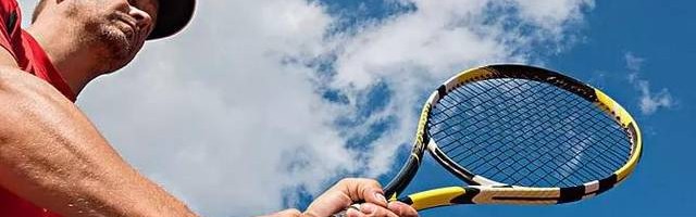  老年网球爱好者增多，养生打法注重节奏控制