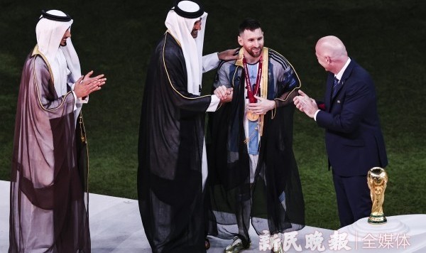  梅西领衔阿根廷勇夺世界杯冠军