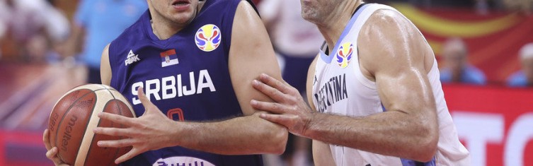  欧冠淘汰赛激情碰撞，顶级球星闪耀赛场