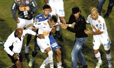  南美解放者杯决出冠军，巴西球队成功捧杯