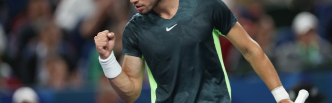  阿尔卡拉斯逆转取胜展现大心脏