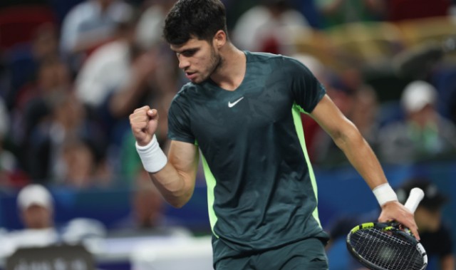  阿尔卡拉斯逆转取胜展现大心脏