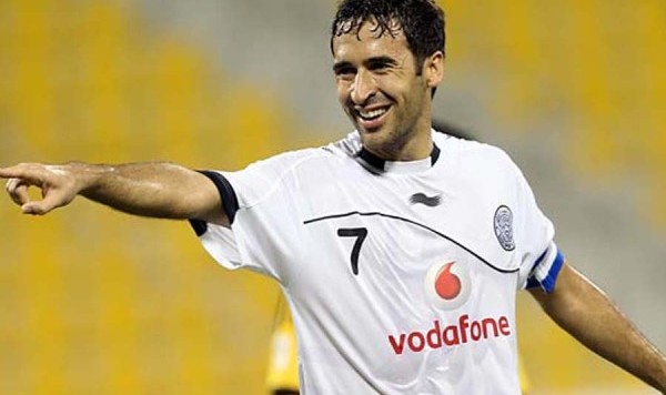  退役球星转型教练席，执教首秀备受瞩目