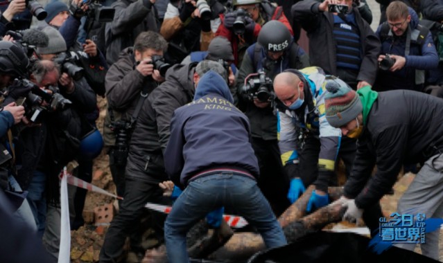  卡恰诺夫挽救多个破发点惊险过关