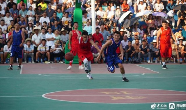  篮球装备市场火爆，球迷消费热情高涨