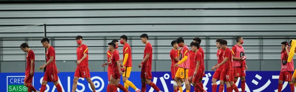  东亚杯较量，日本队三球完胜中国队