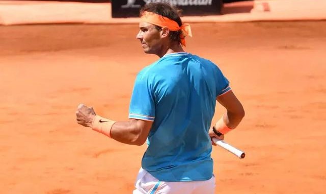  西西帕斯双误憾失赛点遭逆转