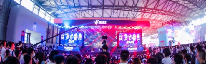  电竞周边产品热销，粉丝经济持续升温