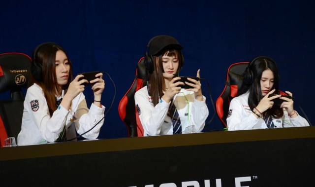  电竞女子战队崛起展现巾帼风采  