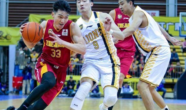  广州龙狮防守反击，爆冷击败浙江广厦队