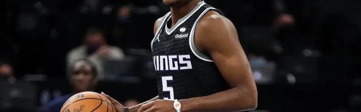  国王福克斯关键球助队险胜开拓者