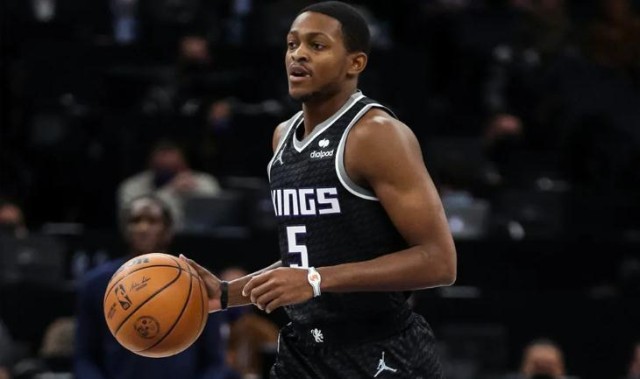  国王福克斯关键球助队险胜开拓者