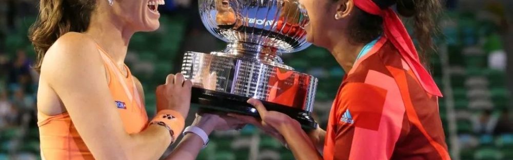  梅总双打配合默契十足，法网混双强势捧杯