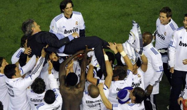  皇马客场逆转巴萨，国家德比演绎经典战役