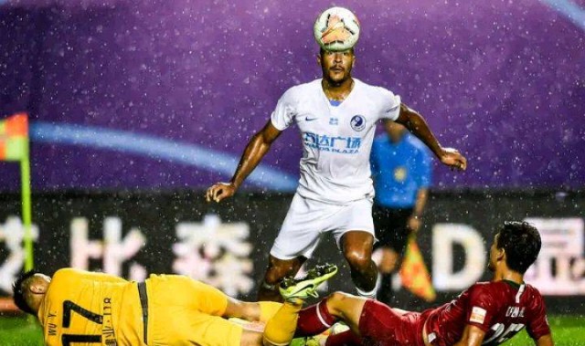  青春风暴席卷赛场，年轻军团展露锋芒