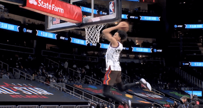  扣篮大赛创意无限，飞行大队竞逐天际