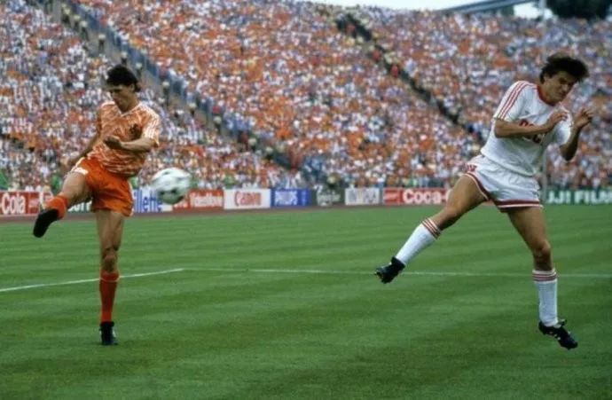  荷兰橙衣军团热身赛告捷为欧洲杯注入信心